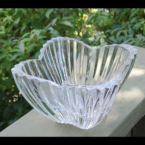 Mikasa Crystal Lydia Tulip Bowl - Picture 2 of 10